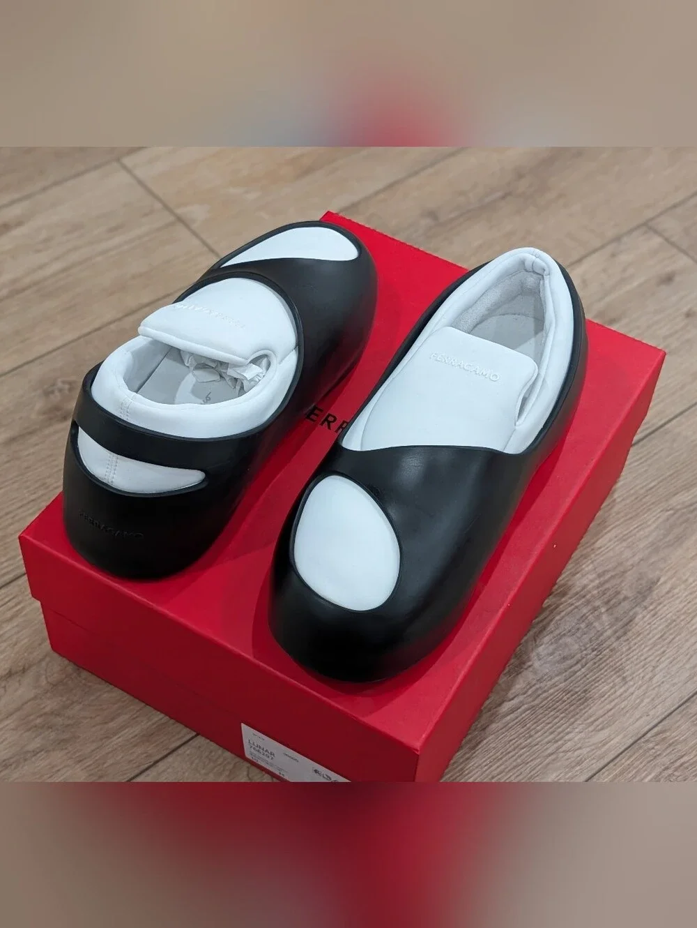 $995 Mens Ferragamo 
